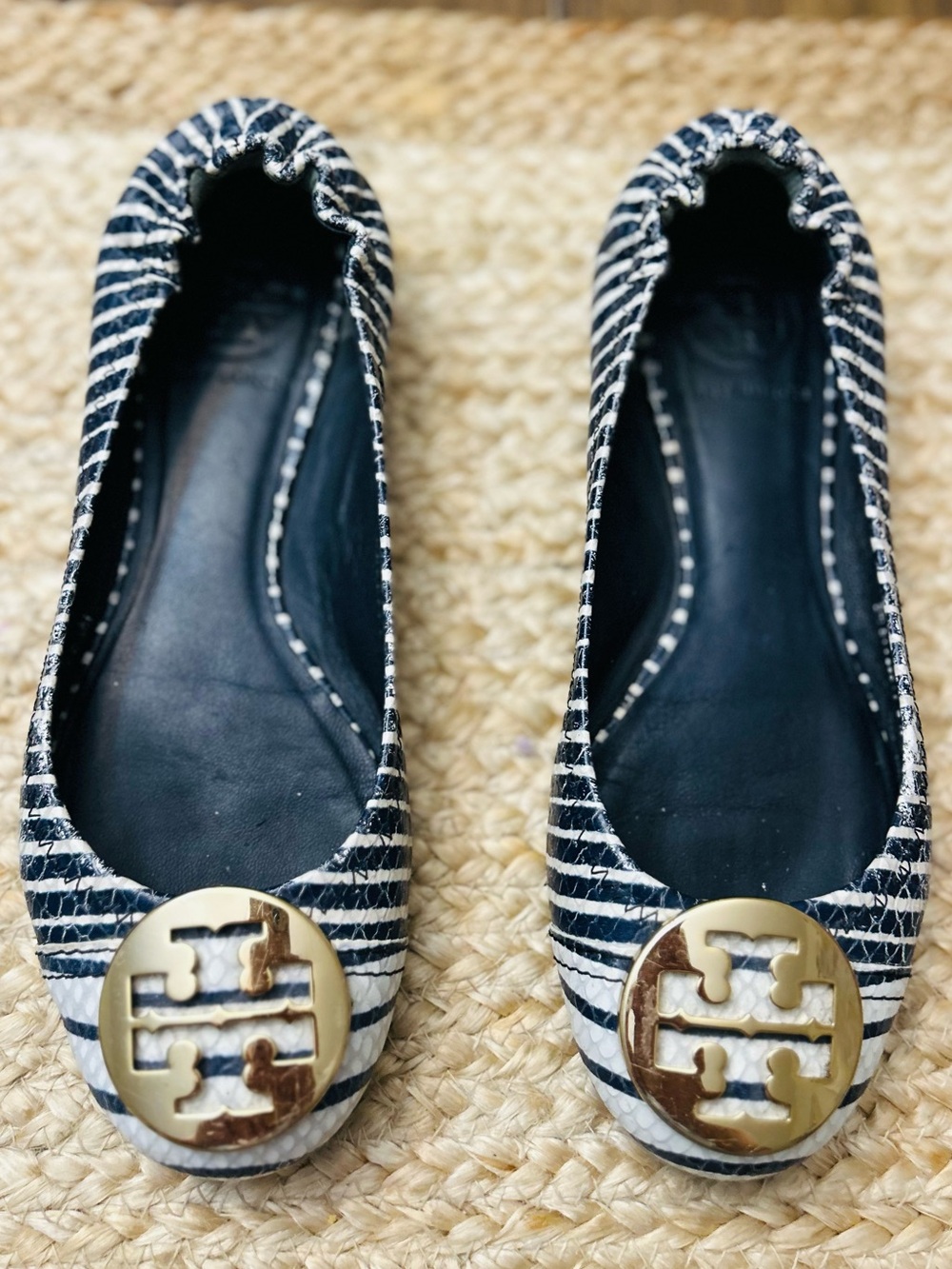 Tory Burch Reva Navy Blue White Striped Snake Skin Embossed Logo Ballet Flat 6.5